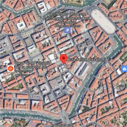 Lo shopping in Piazza Cavallotti a Livorno